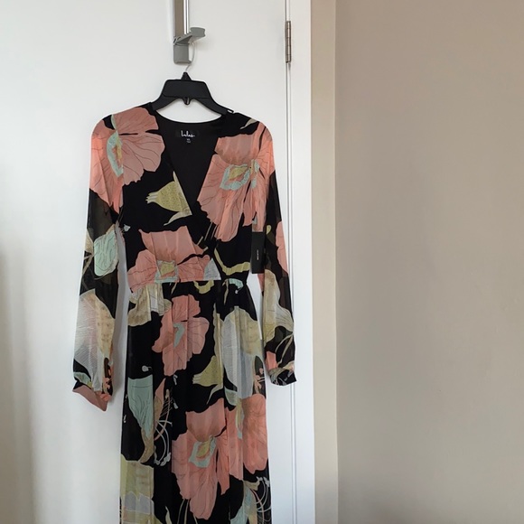 Women’s Lulus brand dress - Picture 2 of 3